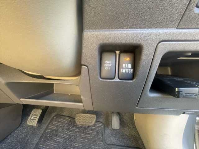 TOYOTA SIENTA 2014 Image 31