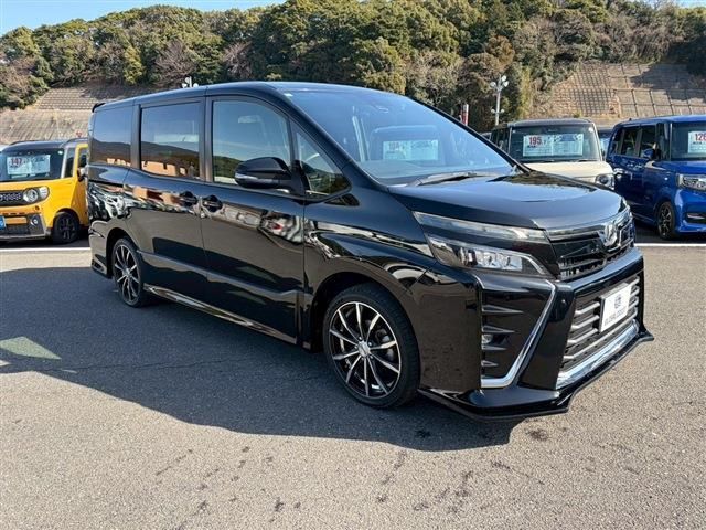 TOYOTA VOXY 2017 Image 31