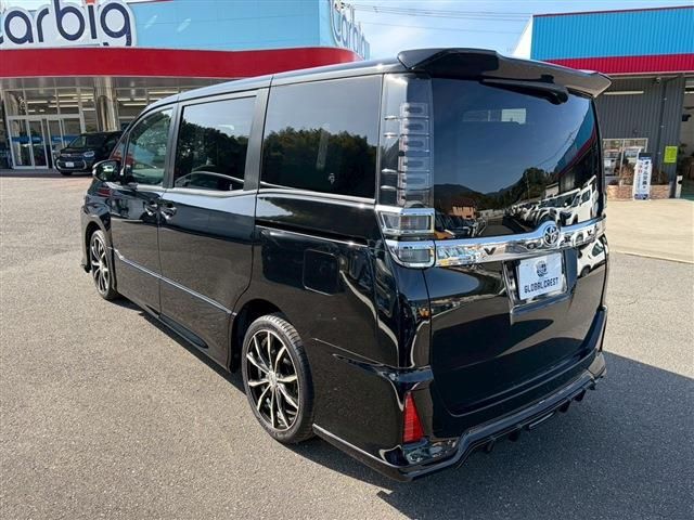 TOYOTA VOXY 2017 Image 31