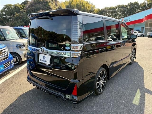 TOYOTA VOXY 2017 Image 31