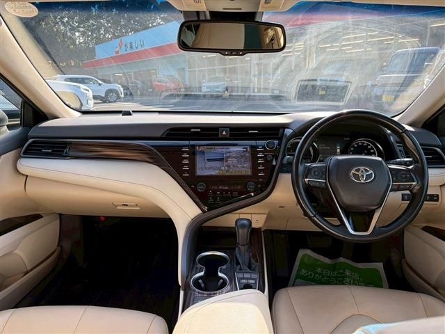 TOYOTA CAMRY HYBRID 2019 Image 31