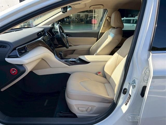 TOYOTA CAMRY HYBRID 2019 Image 31