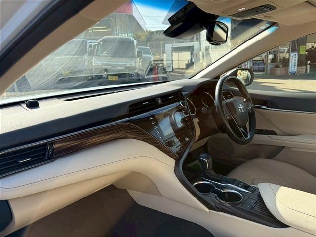 TOYOTA CAMRY HYBRID 2019 Image 31