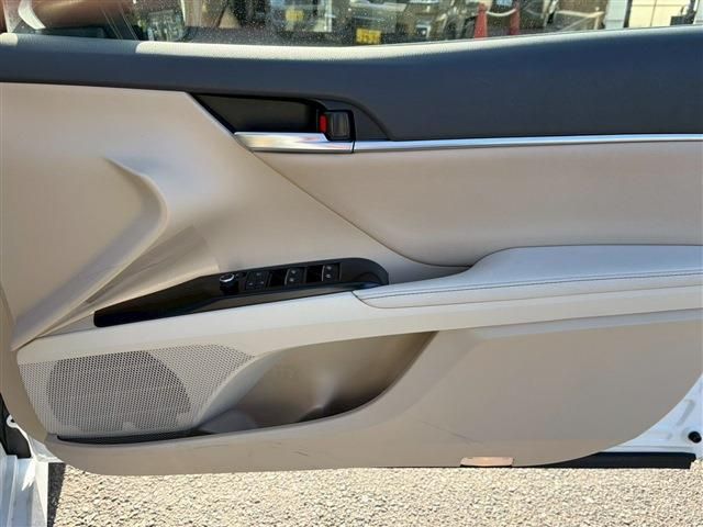 TOYOTA CAMRY HYBRID 2019 Image 31