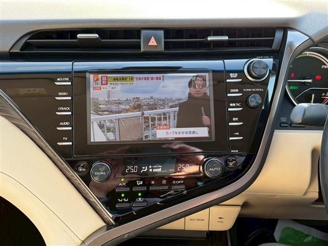 TOYOTA CAMRY HYBRID 2019 Image 31