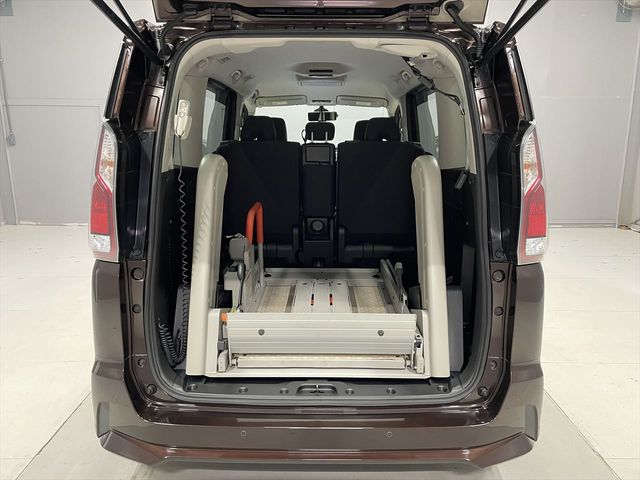 NISSAN SERENA  S-HYBRID 2017 Image 31