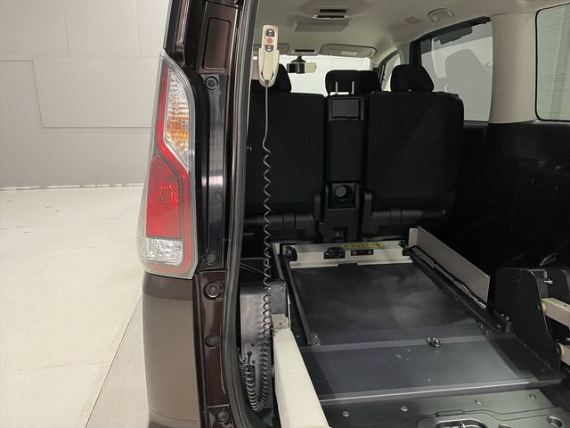 NISSAN SERENA  S-HYBRID 2017 Image 31