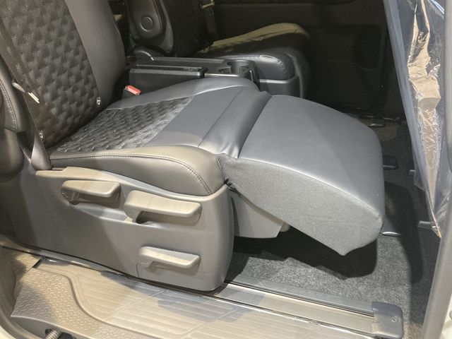 TOYOTA VOXY HYBRID 2026 Image 31