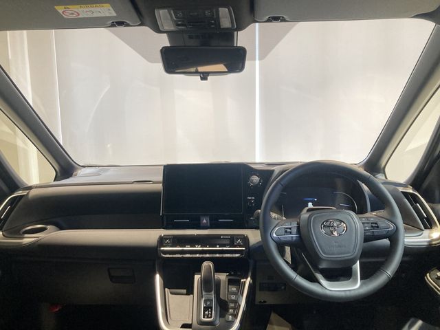 TOYOTA VOXY HYBRID 2026 Image 31