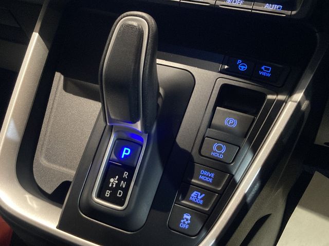 TOYOTA VOXY HYBRID 2026 Image 31