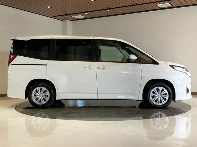 TOYOTA NOAH HYBRID 2026 Image 31