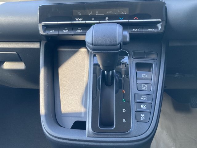 TOYOTA NOAH HYBRID 2026 Image 31