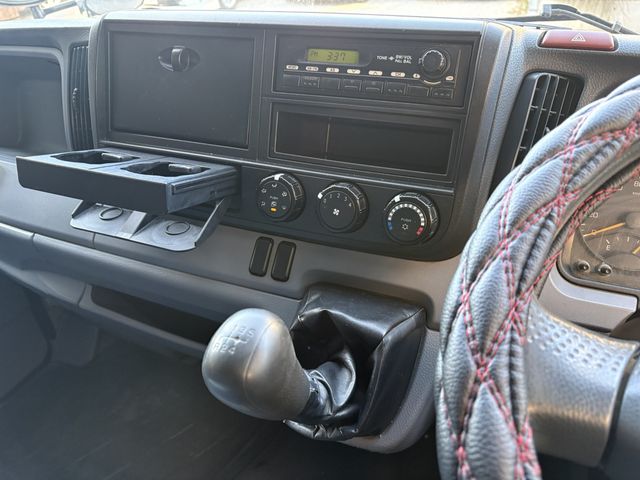 MITSUBISHI CANTER 2013 Image 31