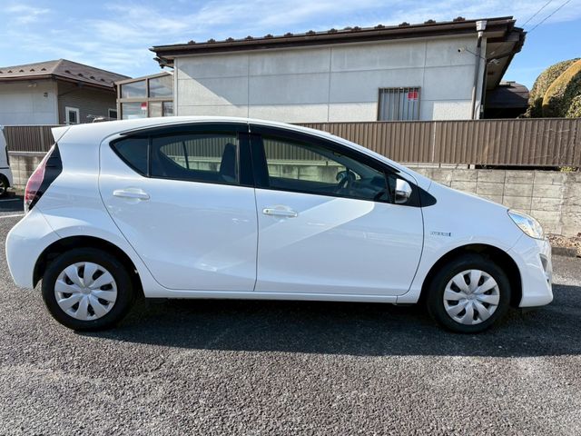 TOYOTA AQUA 2016 Image 31