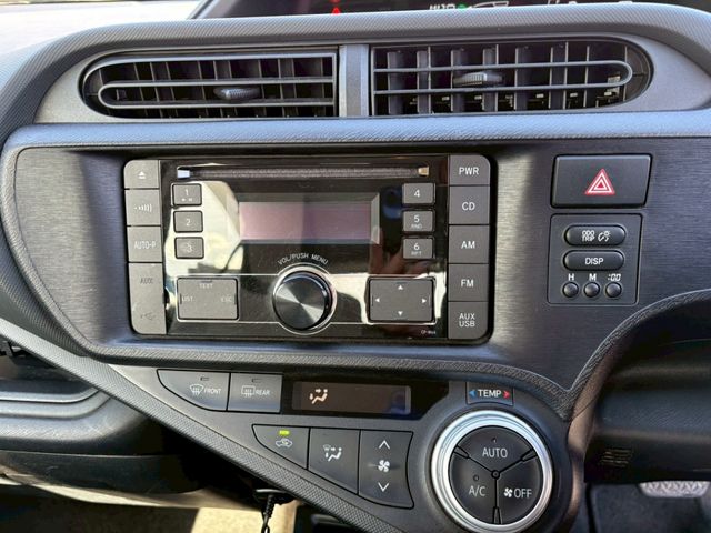 TOYOTA AQUA 2016 Image 31