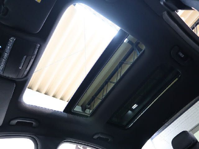 MERCEDES BENZ C CLAS 2015 Image 31