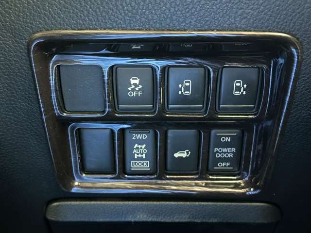 NISSAN ELGRAND  4WD 2014 Image 31