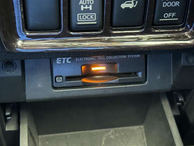 NISSAN ELGRAND  4WD 2014 Image 31