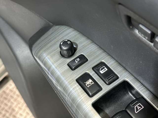 NISSAN ELGRAND  4WD 2014 Image 31