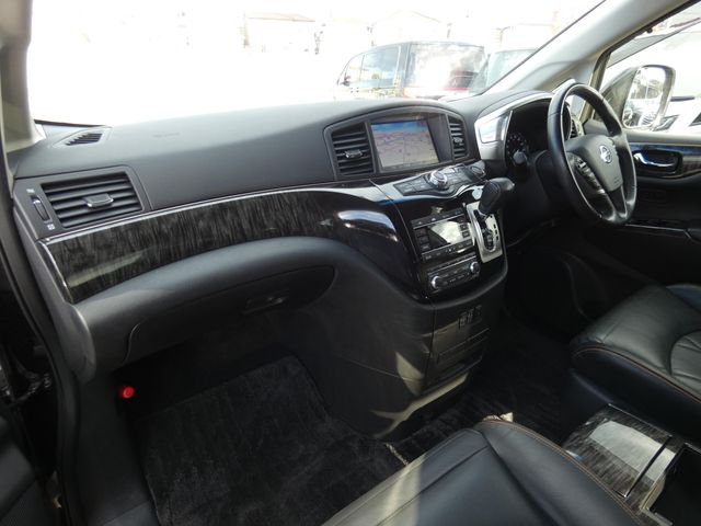 NISSAN ELGRAND 2015 Image 31