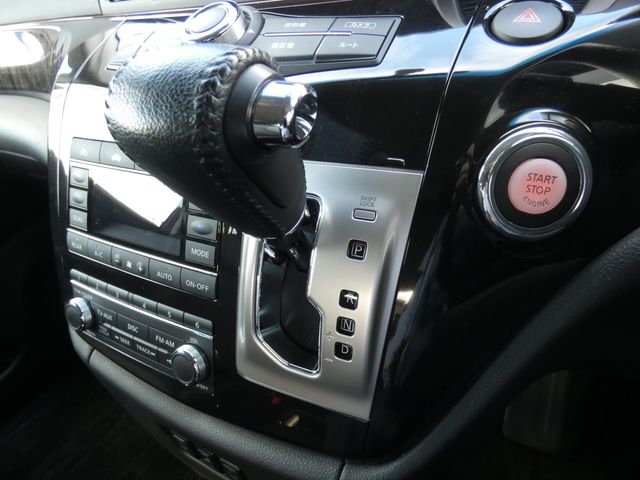 NISSAN ELGRAND 2015 Image 31