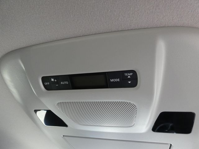 NISSAN ELGRAND 2015 Image 31