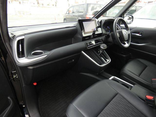 TOYOTA NOAH HYBRID 2024 Image 31