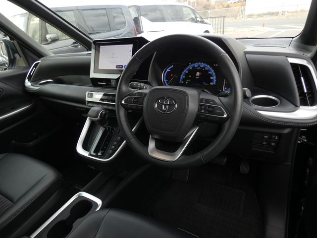 TOYOTA NOAH HYBRID 2024 Image 31