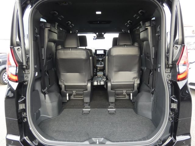 TOYOTA NOAH HYBRID 2024 Image 31