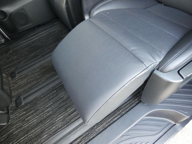 TOYOTA ALPHARD 2018 Image 31