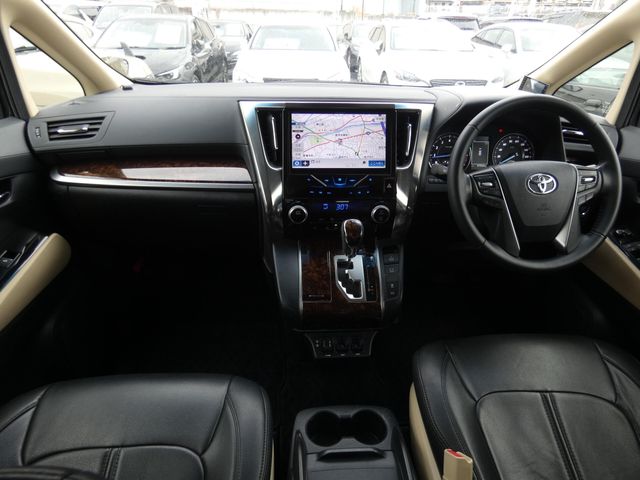 TOYOTA VELLFIRE 2018 Image 31