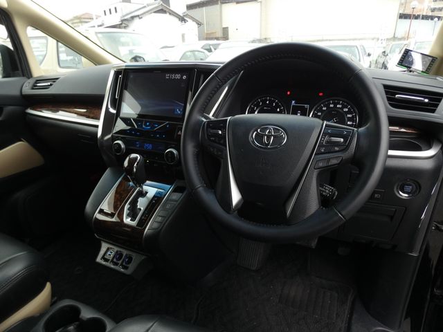 TOYOTA VELLFIRE 2018 Image 31