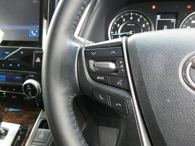 TOYOTA VELLFIRE 2018 Image 31