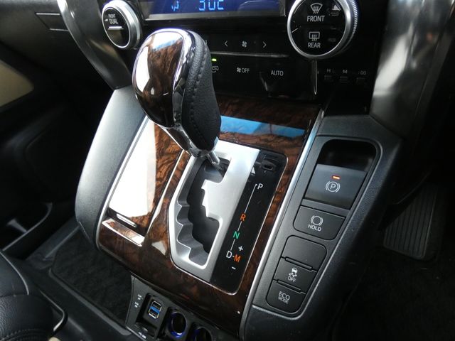 TOYOTA VELLFIRE 2018 Image 31