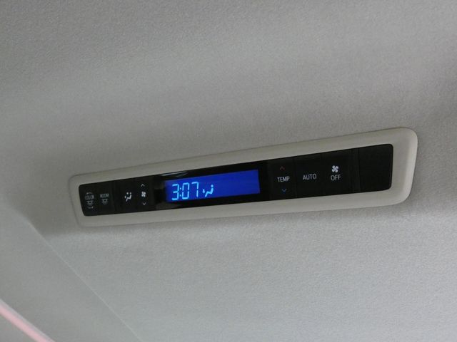 TOYOTA VELLFIRE 2018 Image 31