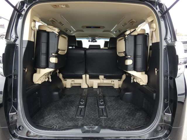 TOYOTA VELLFIRE 2018 Image 31