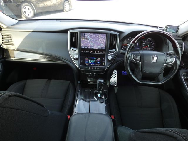 TOYOTA CROWN SEDAN 2014 Image 31