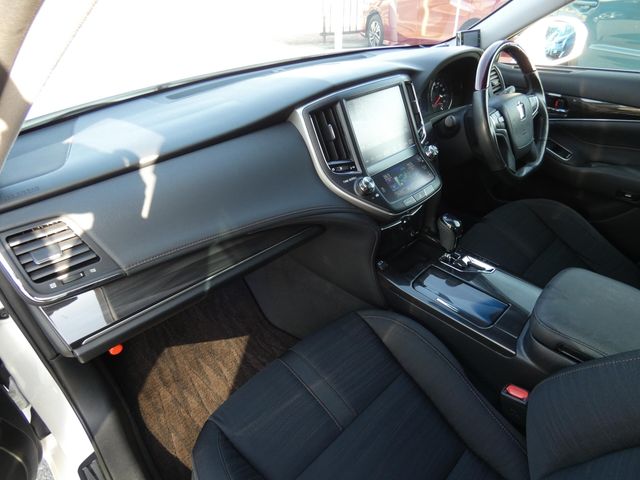 TOYOTA CROWN SEDAN 2014 Image 31