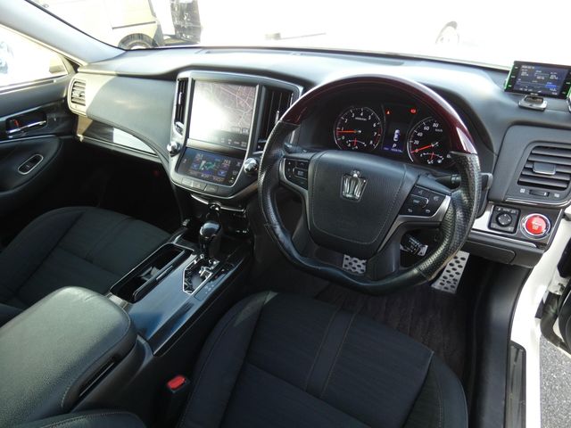 TOYOTA CROWN SEDAN 2014 Image 31