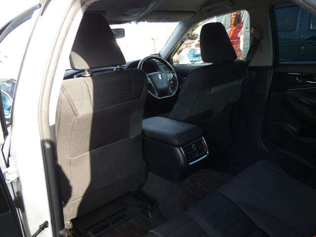 TOYOTA CROWN SEDAN 2014 Image 31