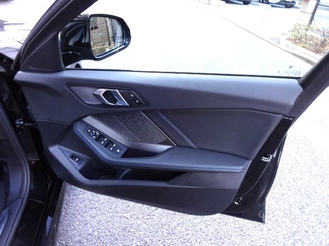 BMW 1SERIES 2025 Image 31