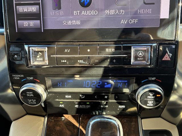 TOYOTA ALPHARD HYBRID 4WD 2018 Image 31