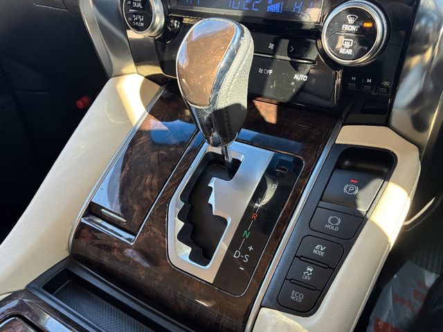 TOYOTA ALPHARD HYBRID 4WD 2018 Image 31