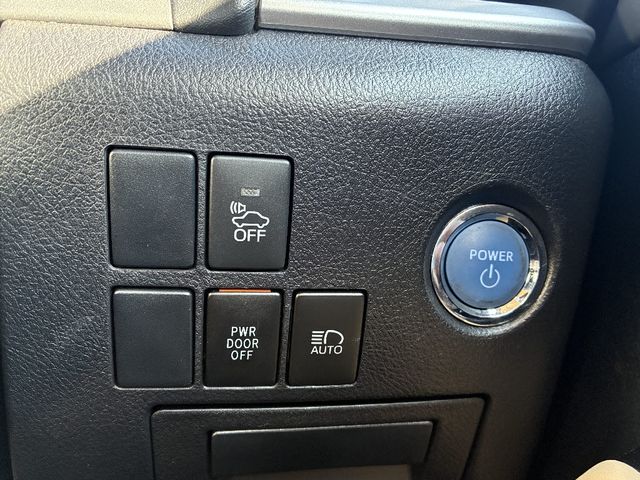 TOYOTA ALPHARD HYBRID 4WD 2018 Image 31