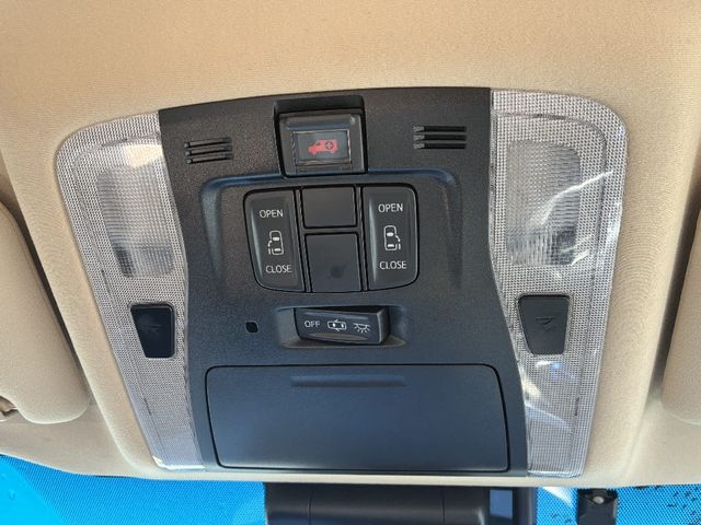 TOYOTA ALPHARD HYBRID 4WD 2018 Image 31