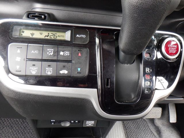 HONDA N BOX 2016 Image 31