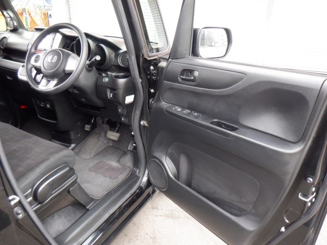 HONDA N BOX 2016 Image 31