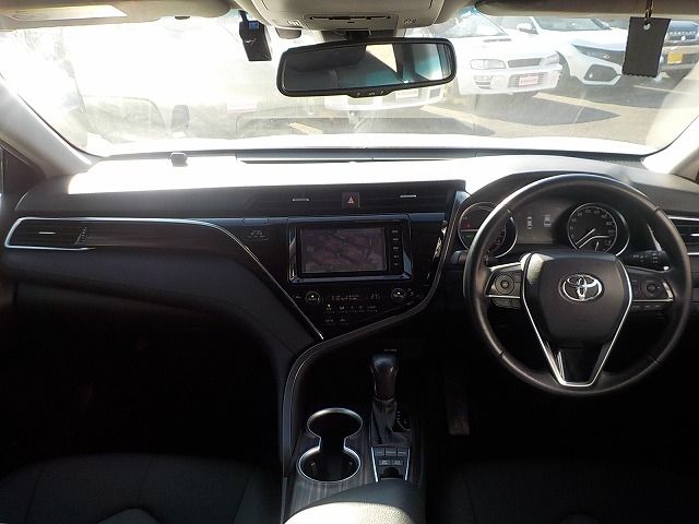 TOYOTA CAMRY HYBRID 2018 Image 31