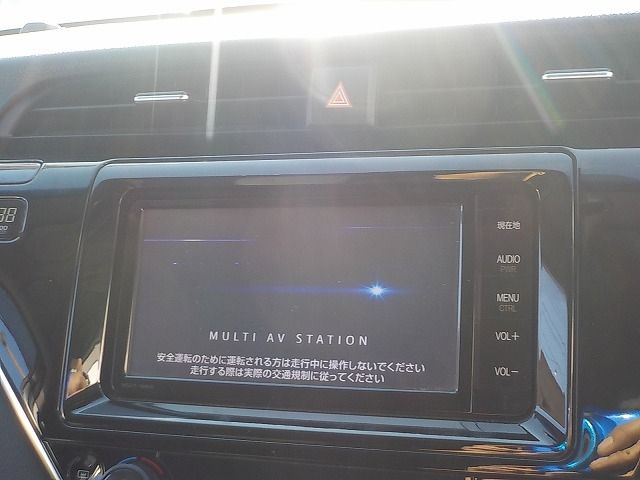 TOYOTA CAMRY HYBRID 2018 Image 31