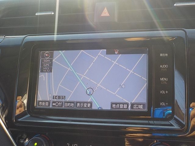 TOYOTA CAMRY HYBRID 2018 Image 31